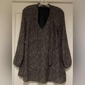 Aritzia Talula Flowy Dress